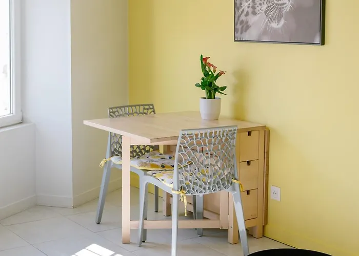 Du Faubourg 1 A 3 Personnes *